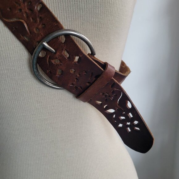 Women's Rustic Leather Belt with Silver Buckle - Picture 7 of 10